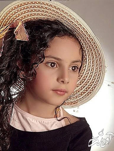 ترلان پروانه در کودکی ترلان پروانه